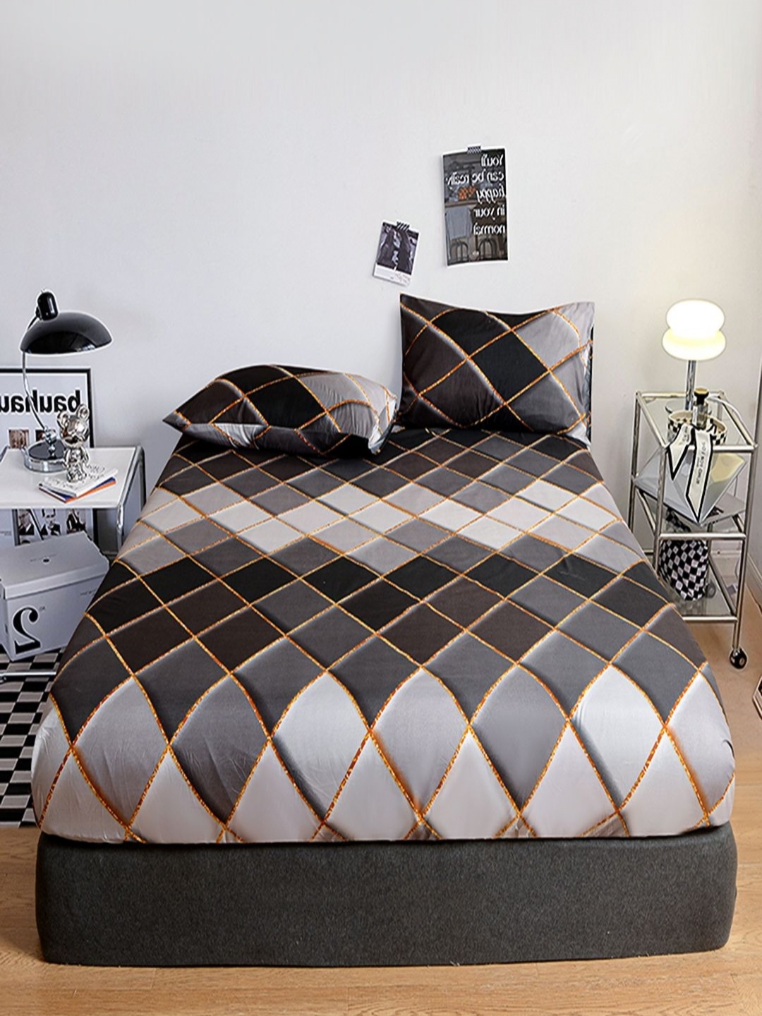 

JC HOME Brown & Grey Geometric 140 TC King Fitted Bedsheet Set 2.00 m x 1.80 m
