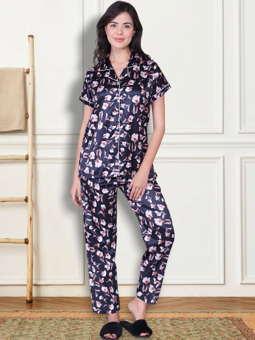 

THE DAILY OUTFITS Women Printed Self Design Night suit, Black