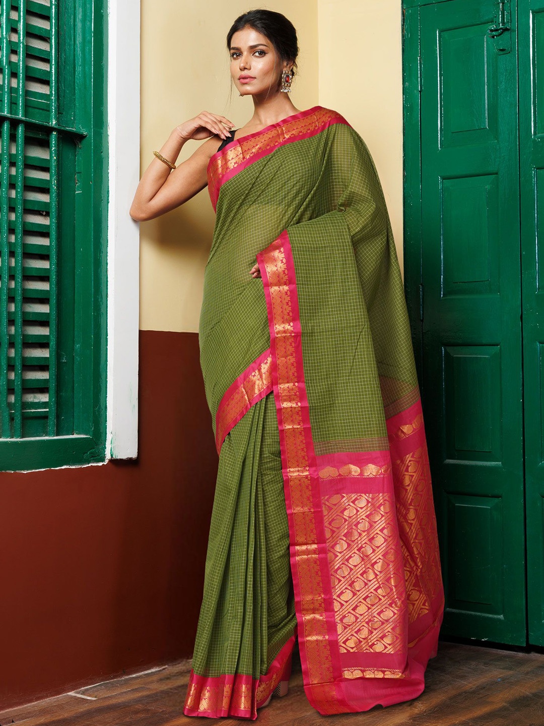 

Unnati Silks Woven Design Pure Cotton Handloom Gadwal Saree, Olive