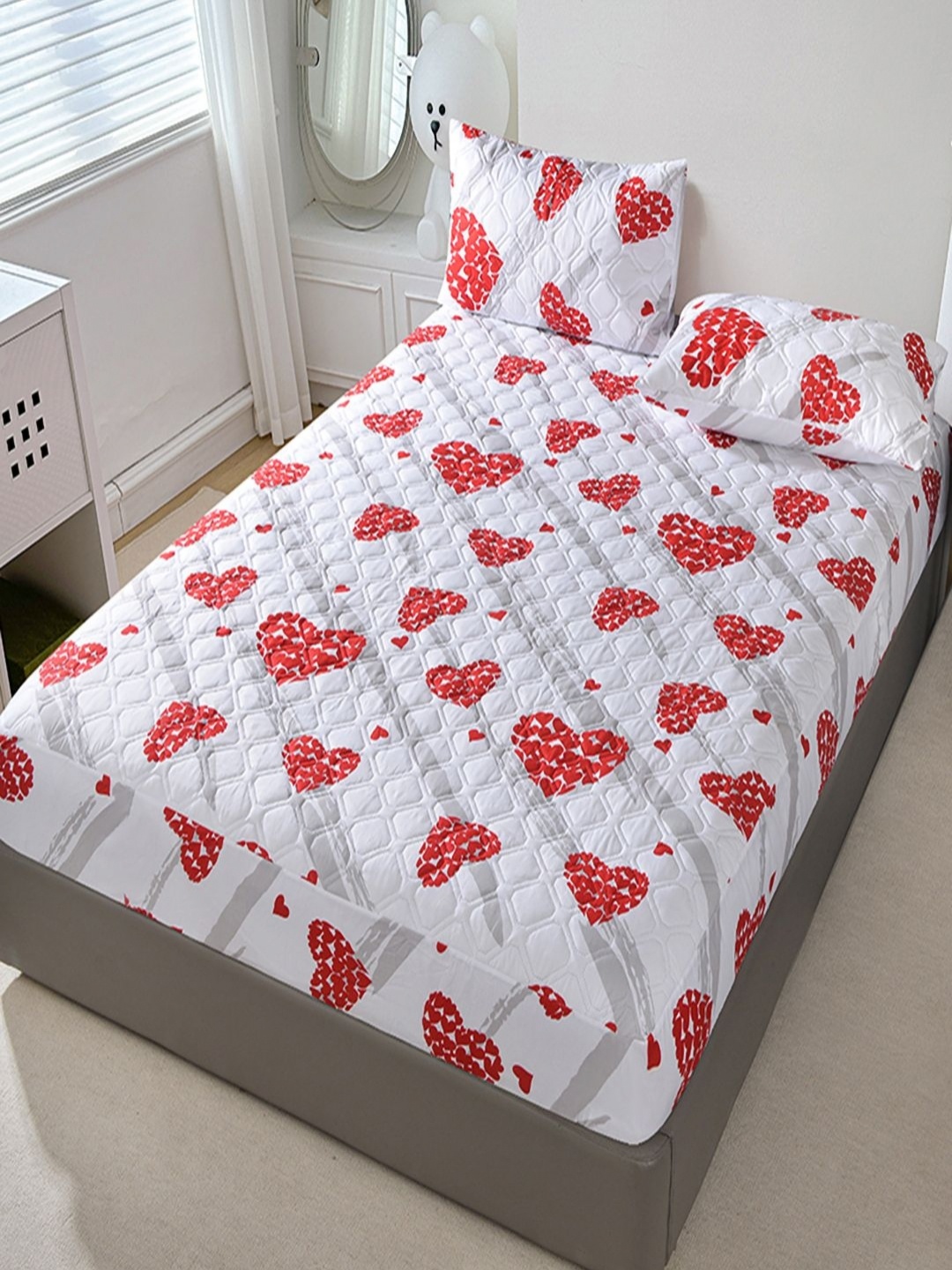 

JC HOME White & Red Geometric 150 TC Fitted Double King Bedsheet Set-1.8 m x 2 m