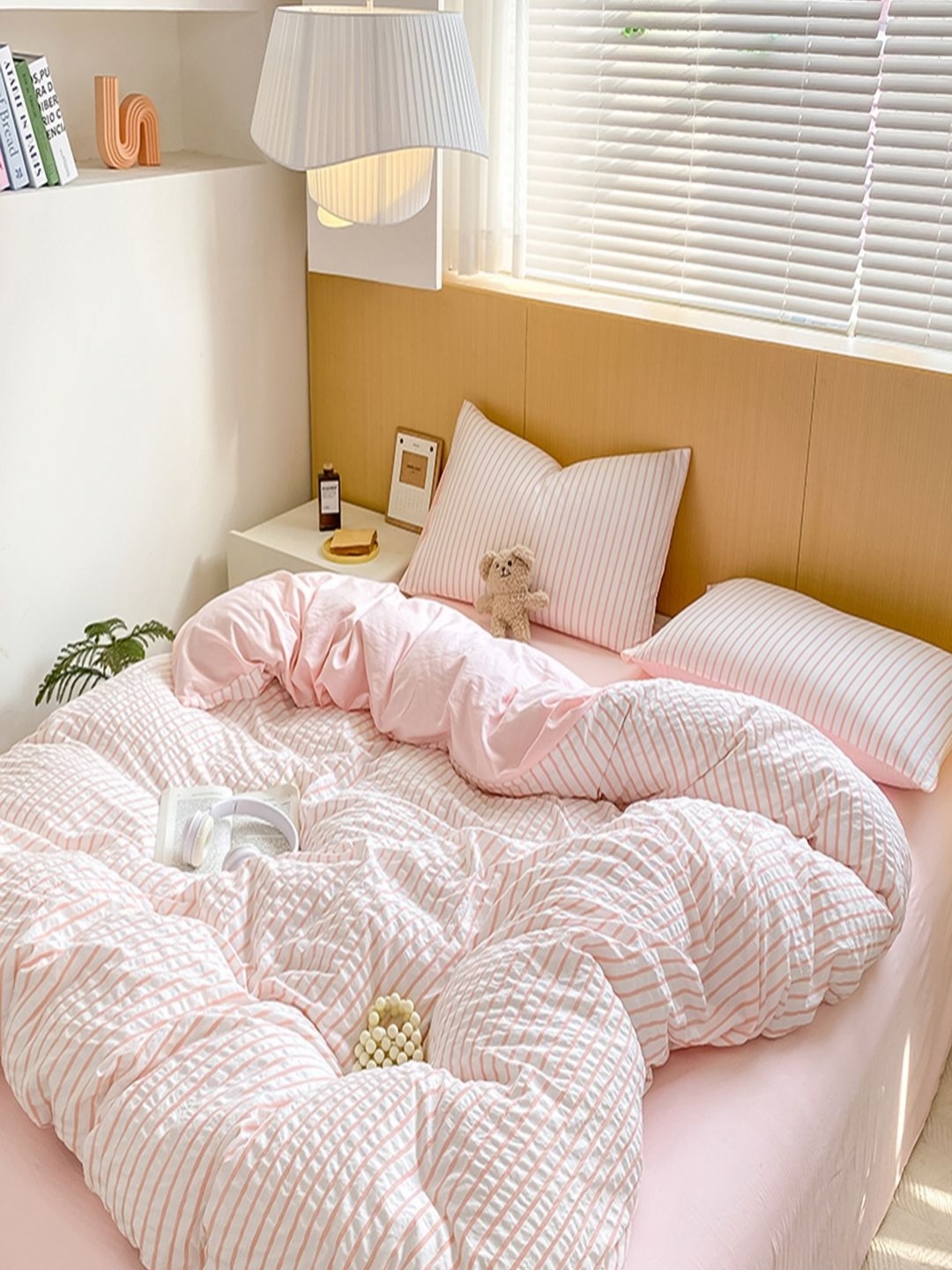 

JC HOME Pink & White 4 Pieces Striped Double King Regular Bedding Set