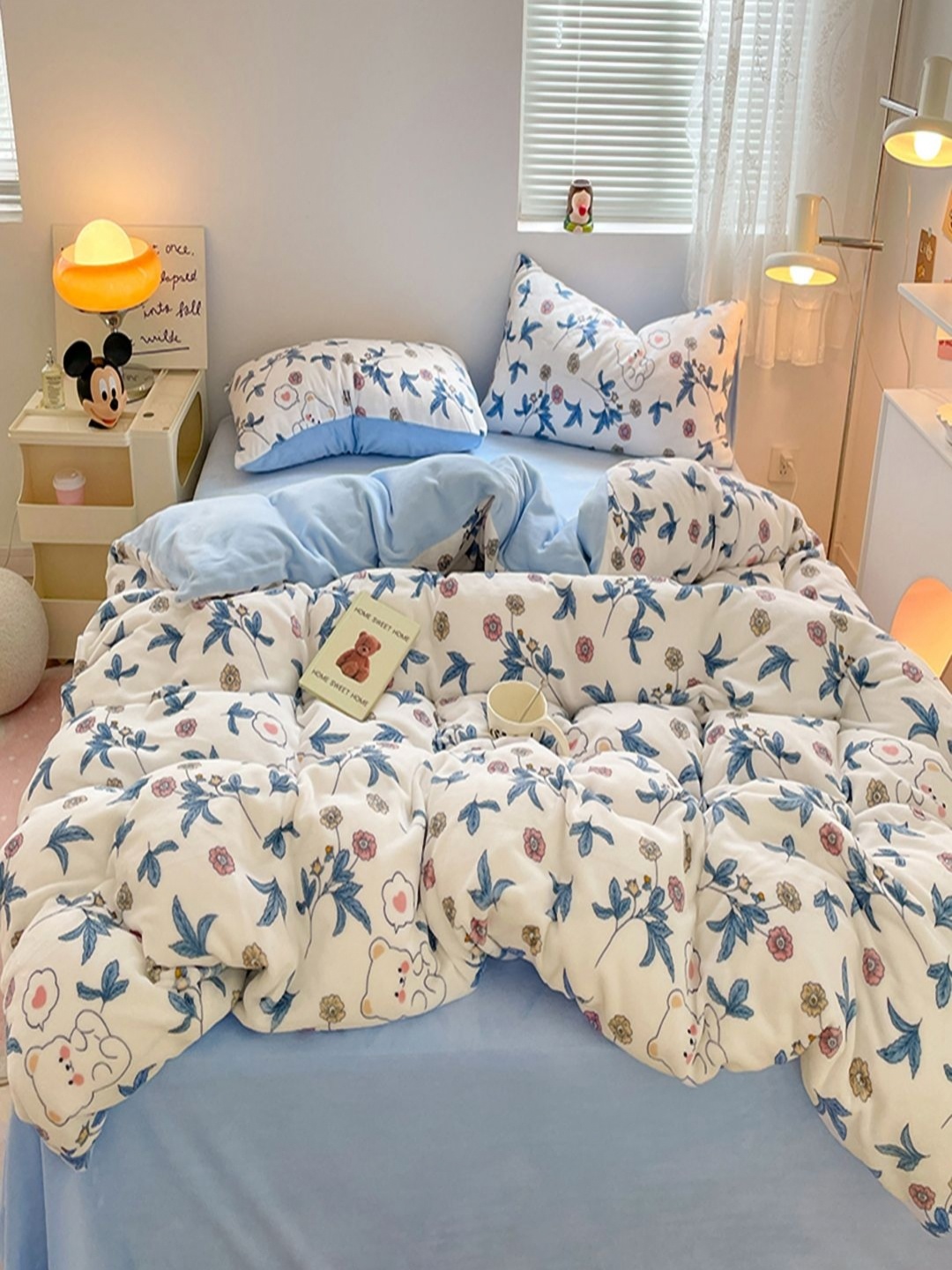 

JC HOME Blue & White 3 Pieces Floral Single Bedding Set
