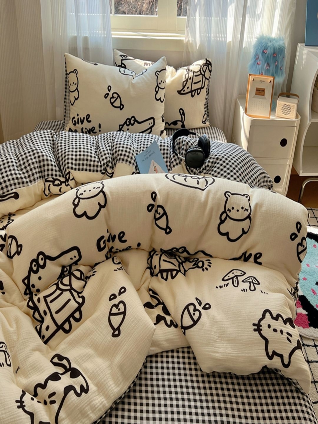 

JC HOME Cream-Coloured & Black Ethnic Motifs Polycotton 3 Piece Double Queen Regular Bedding Set