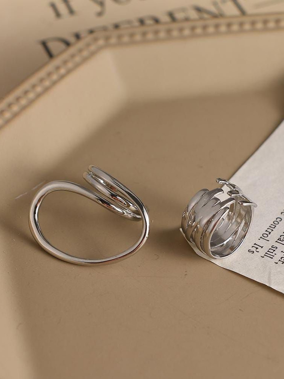 

YU FASHIONS Set Of 2 Stainless Steel Finger Rings, Silver