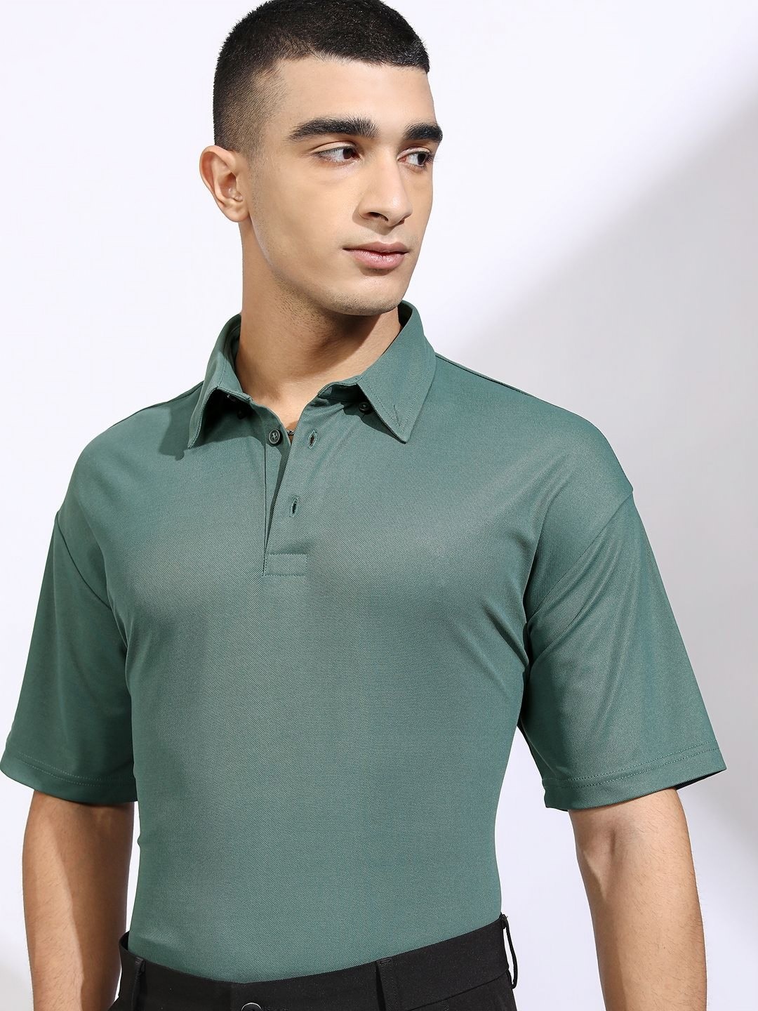 

HIGHLANDER Men Solid Polo Collar Relaxed Fit T-shirt, Green