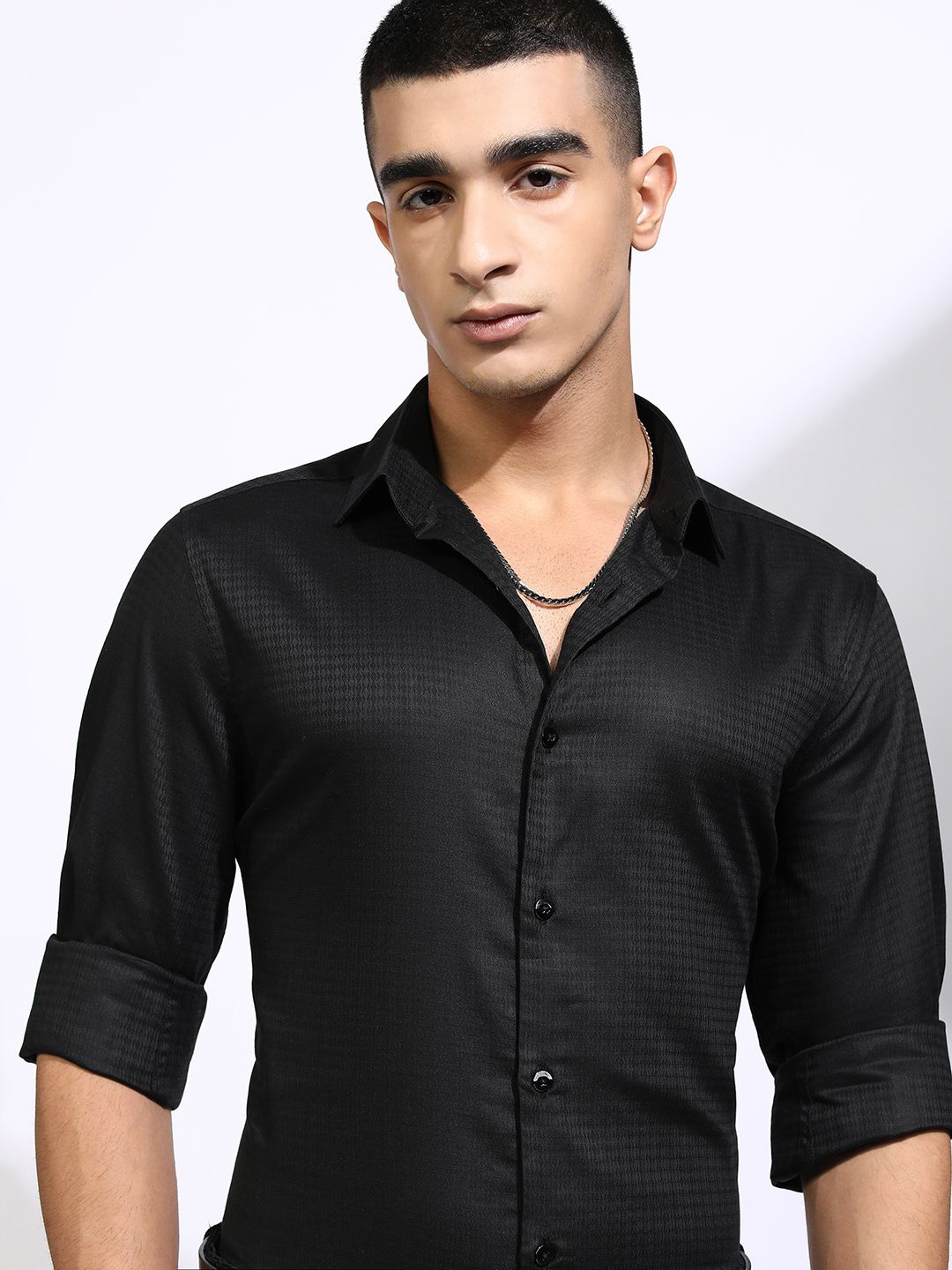 

HIGHLANDER Men Dobby Textured Solid Mui Occasion Slim Fit Shirt, Black