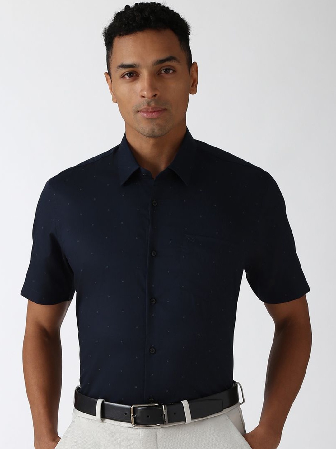 

Peter England Men Spread Collar Micro Ditsy Printed Cotton Casual Shirt, Navy blue