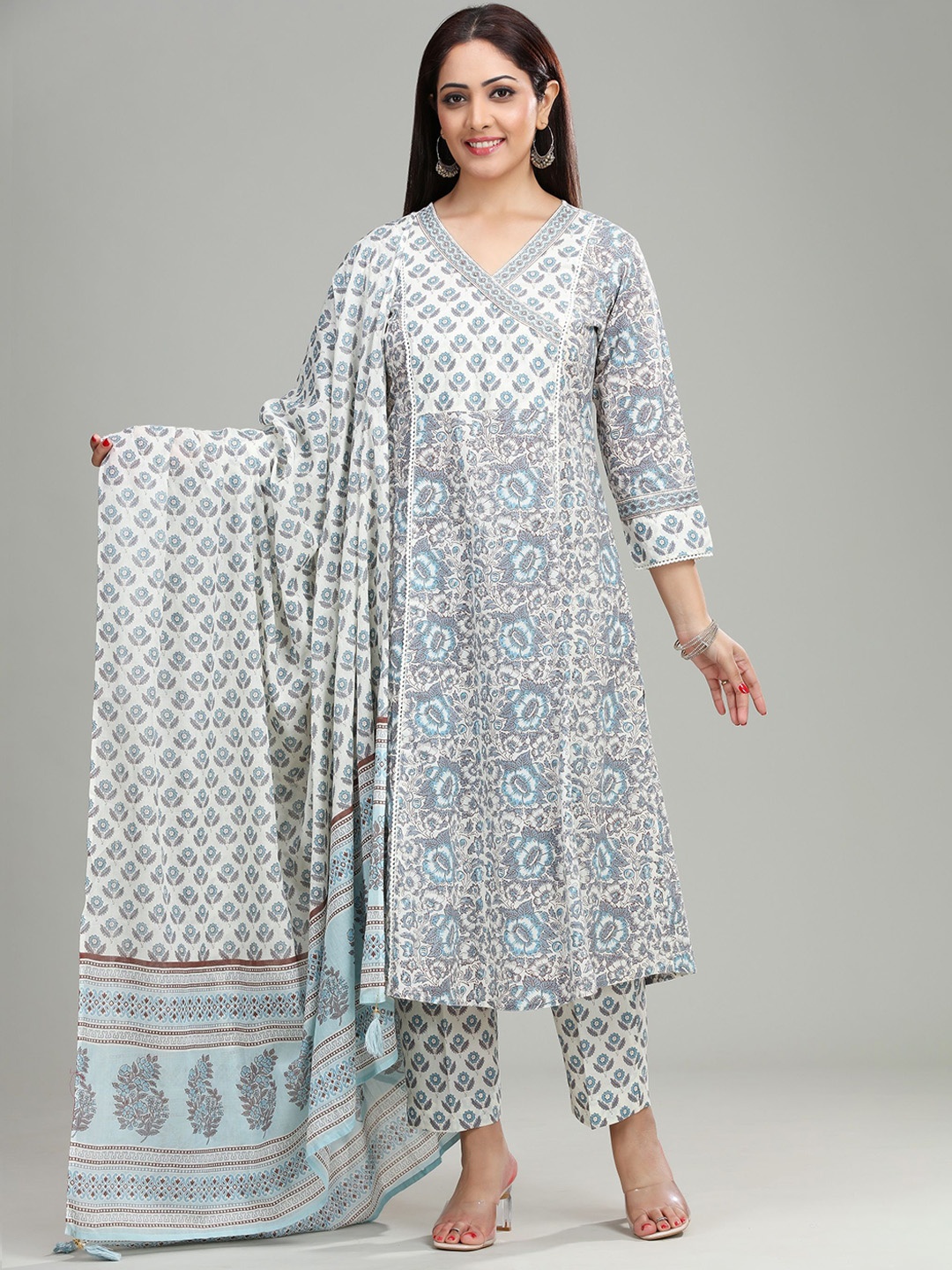 

COTTON CULTURE Women Floral Printed Regular Gotta Patti Pure Cotton Kurta with Trousers & With Dupatta, Rust