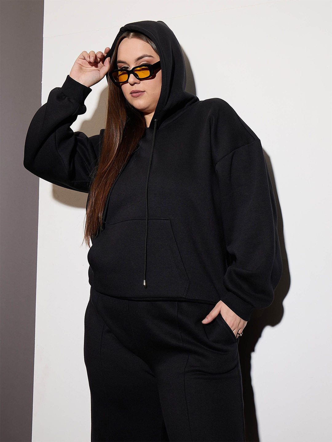 

SASSAFRAS Curve Women Long Sleeves Hooded Sweatshirt, Black