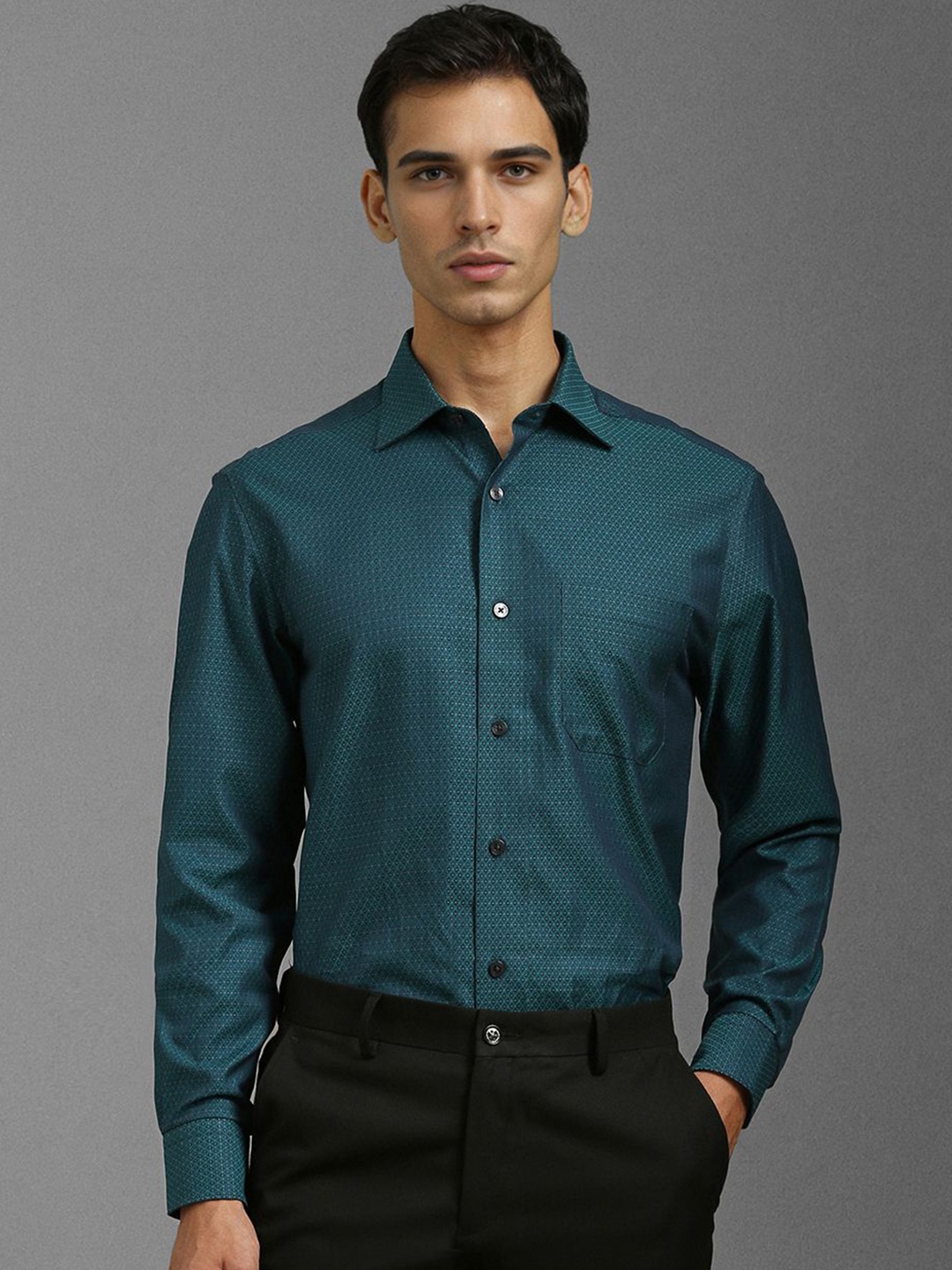 

Louis Philippe Men Classic Spread Collar Geometric Printed Cotton Formal Shirt, Teal