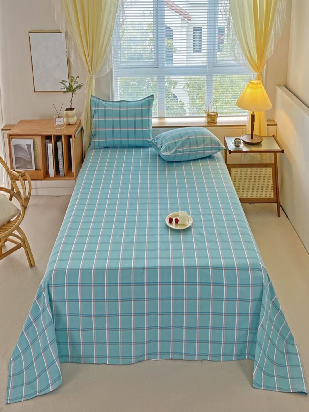 

JC HOME Blue & White Checked Pure Cotton 230 TC King Bedsheet Set 2.50 m x 2.50 m