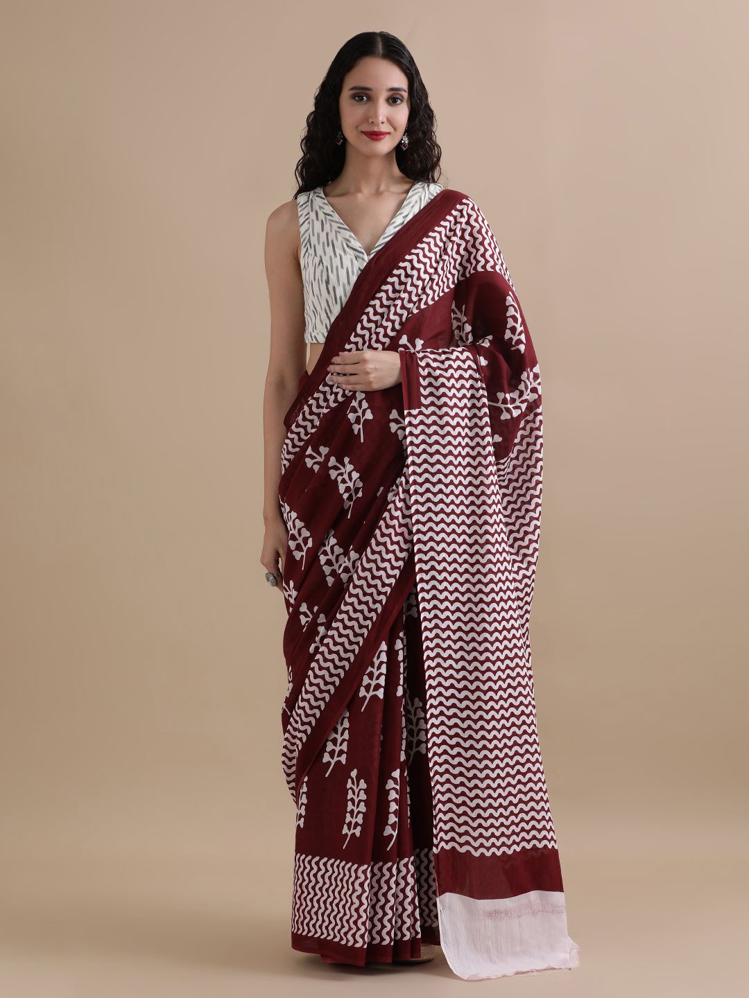 

Jaipur Kurti Mulmul Cotton Printed Saree, Maroon