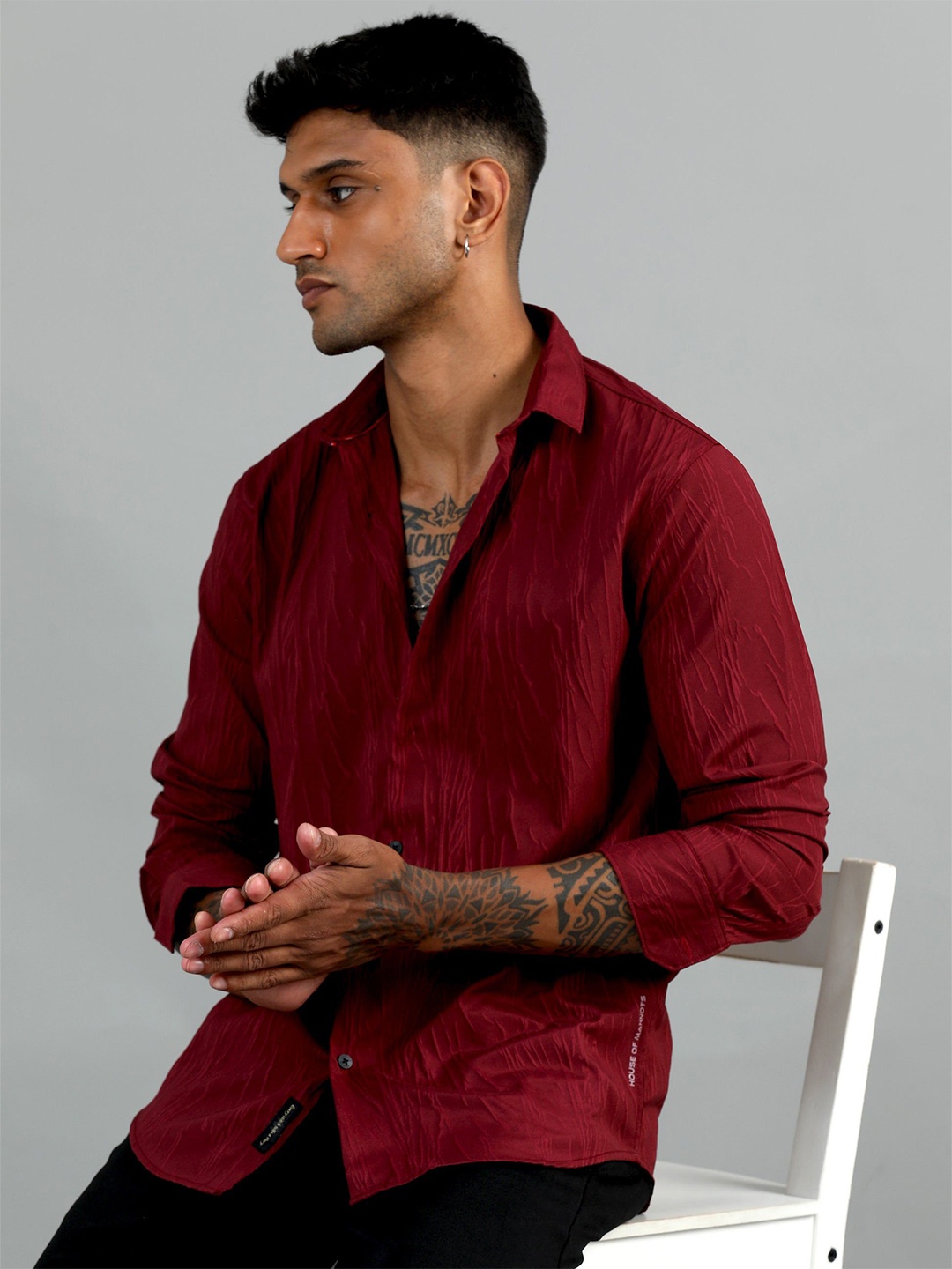 

HOUSE OF MAHNOTS Men Classic Spread Collar Textured Casual Shirt, Red