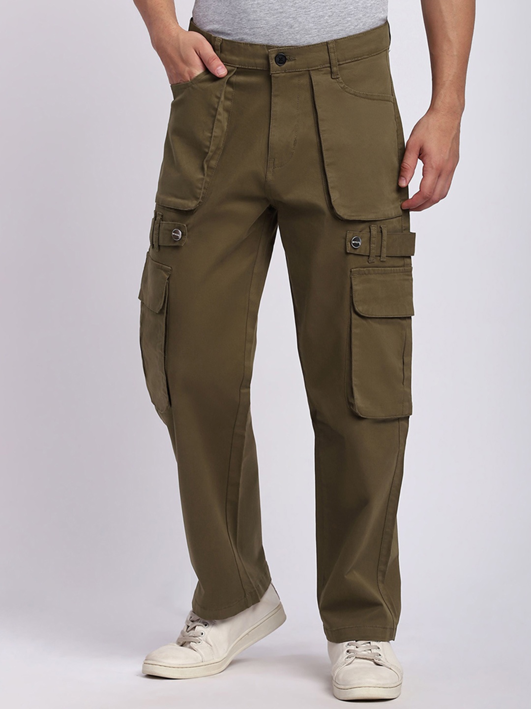 

Beyoung Men Regular Fit Mid-Rise Cotton Cargos Trousers, Brown