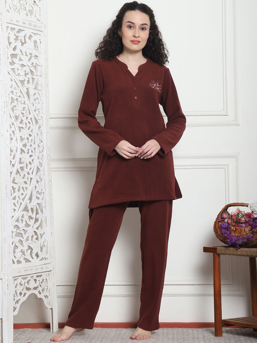 

Kanvin Women Long Sleeves Mandarin Collar Night suit, Maroon