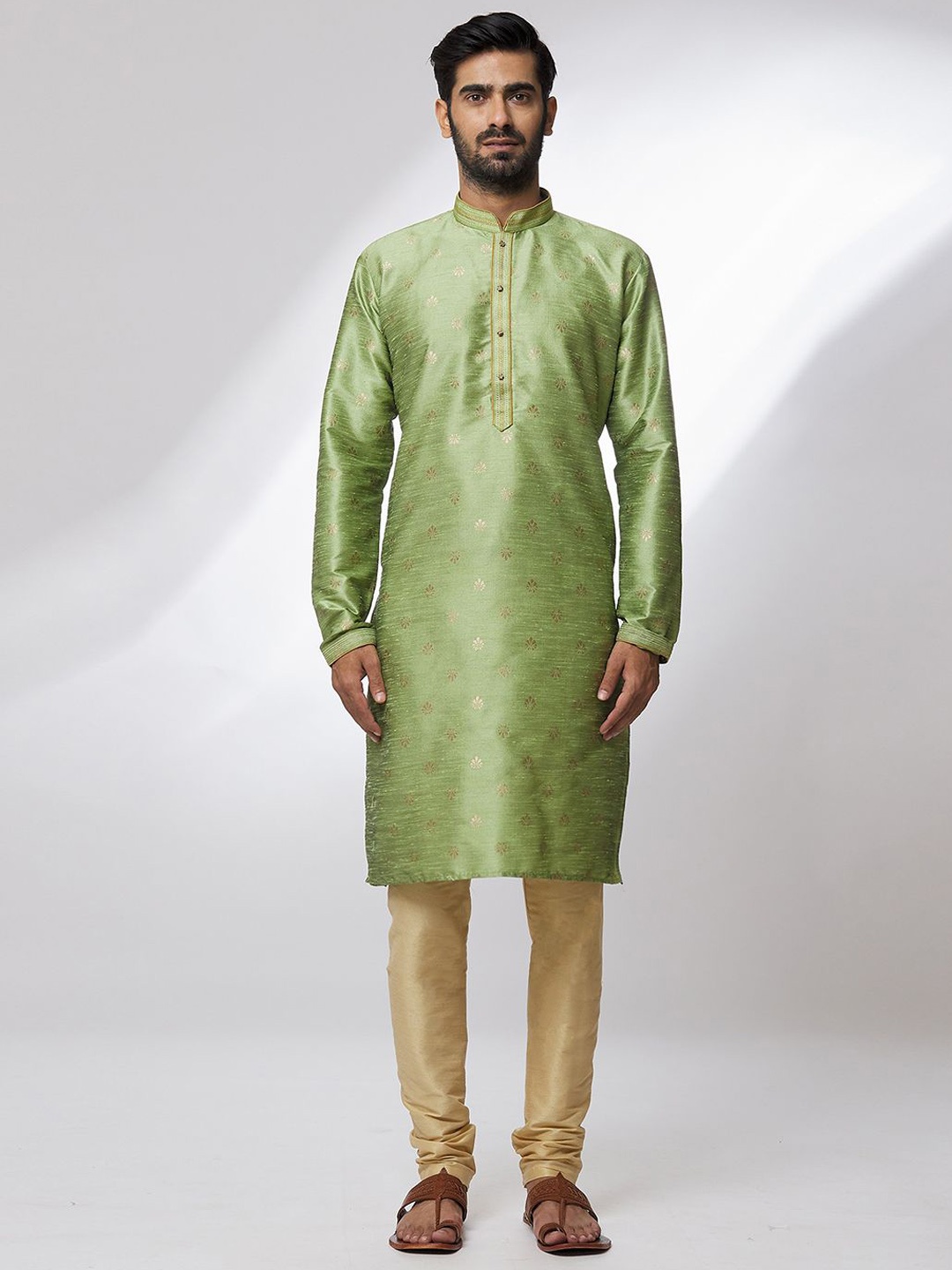 

Samyukta Singhania Floral Mandarin Collar Kurta With Churidar, Green