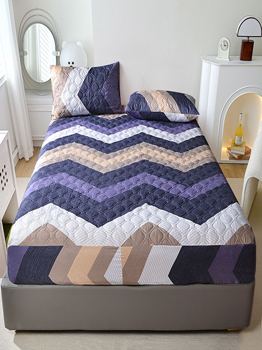 

JC HOME Blue & White Geometric Cotton 150 TC Fitted Queen Bedsheet Set-1.5 m x 2 m