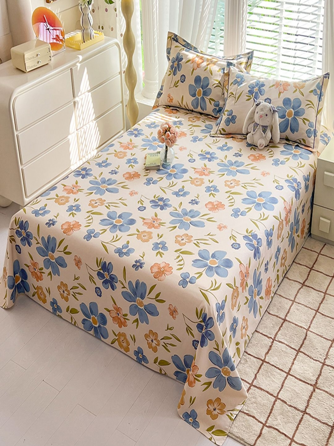 

JC HOME Beige & Blue Floral Printed Cotton 230 TC Queen Bedsheet with 2 Pillow Covers