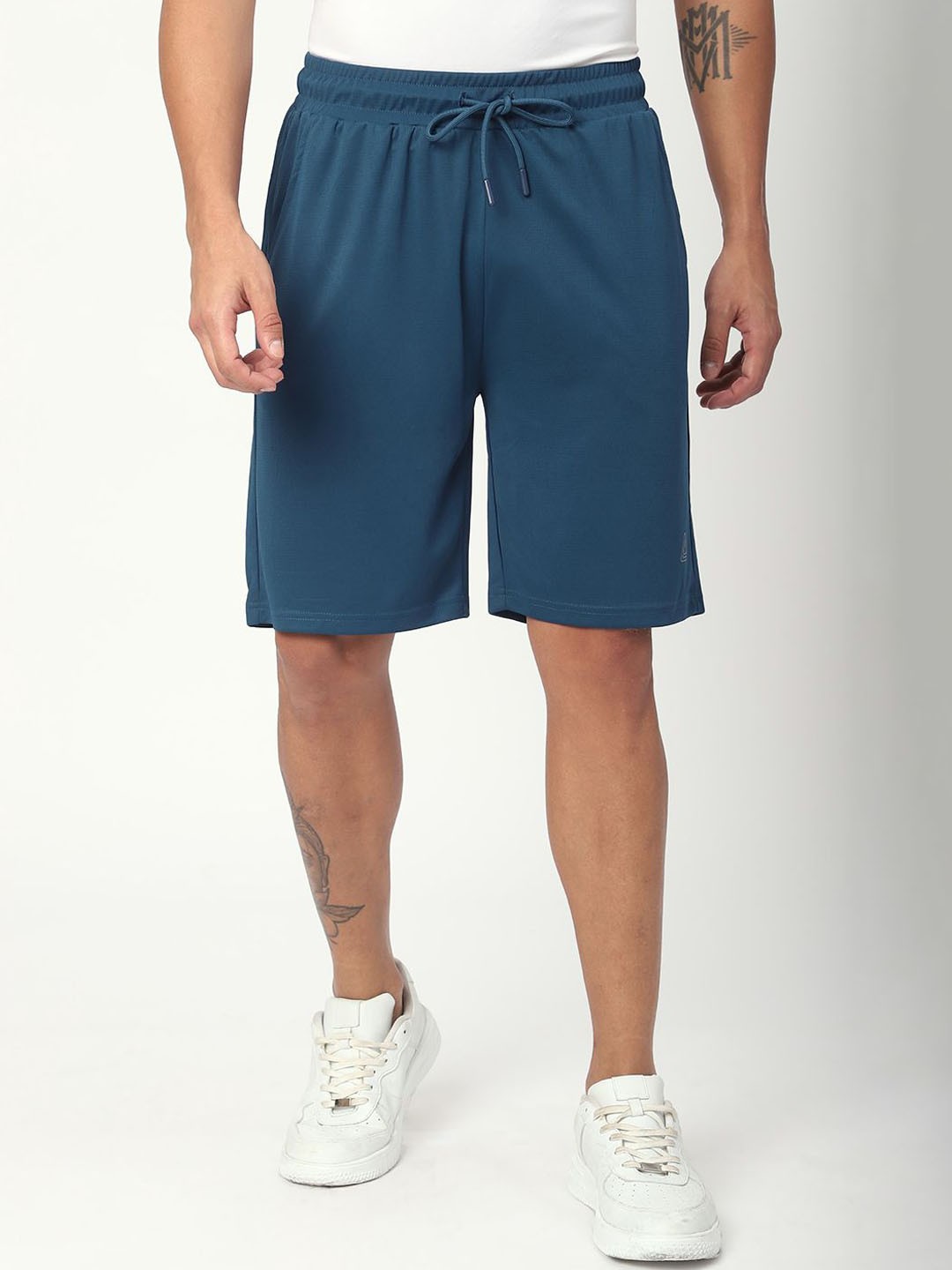 

R&B Men Mid-Rise Knee Length Shorts, Blue