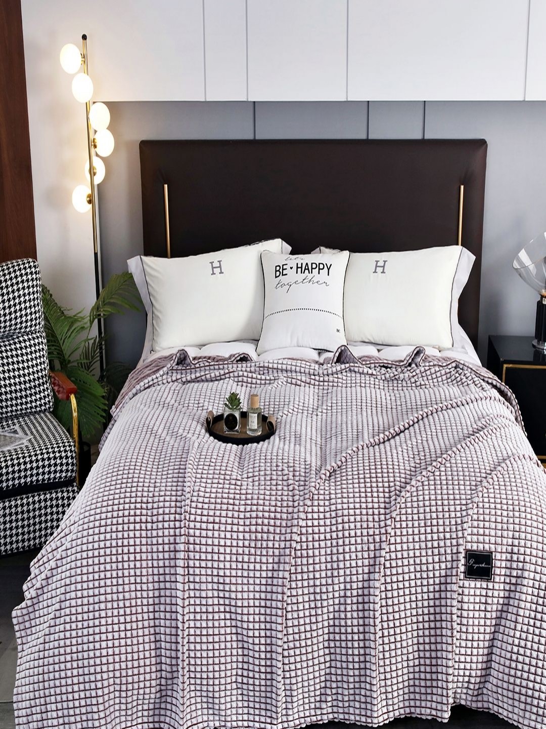 

JC HOME Red & White Geometric AC Room 300 GSM Double Bed Blanket