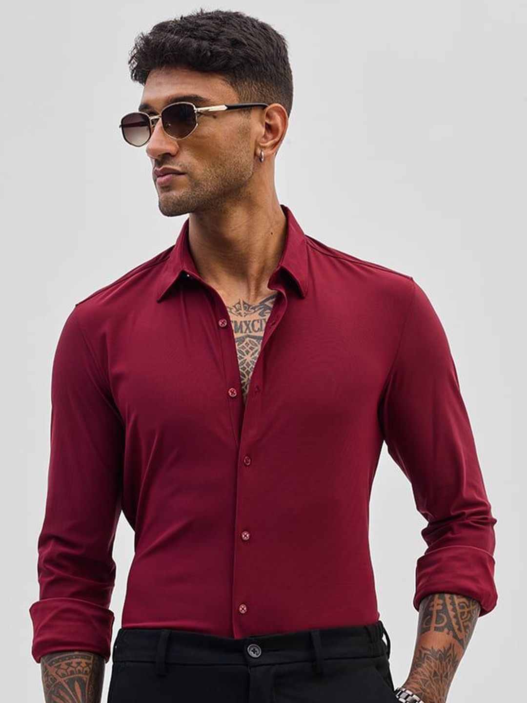 

Snitch Men Smart Spread Collar Solid Casual Shirt, Maroon