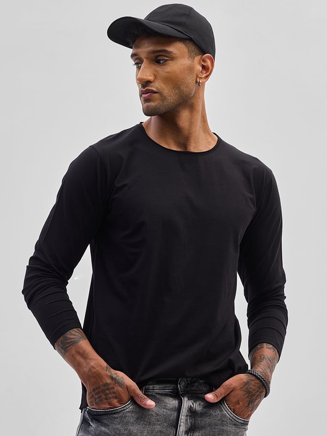 

Snitch Men Solid Round Neck Cotton Slim Fit T-shirt, Black