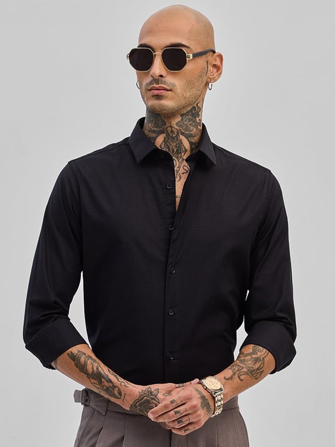 

Snitch Men Smart Spread Collar Solid Cotton Casual Shirt, Black