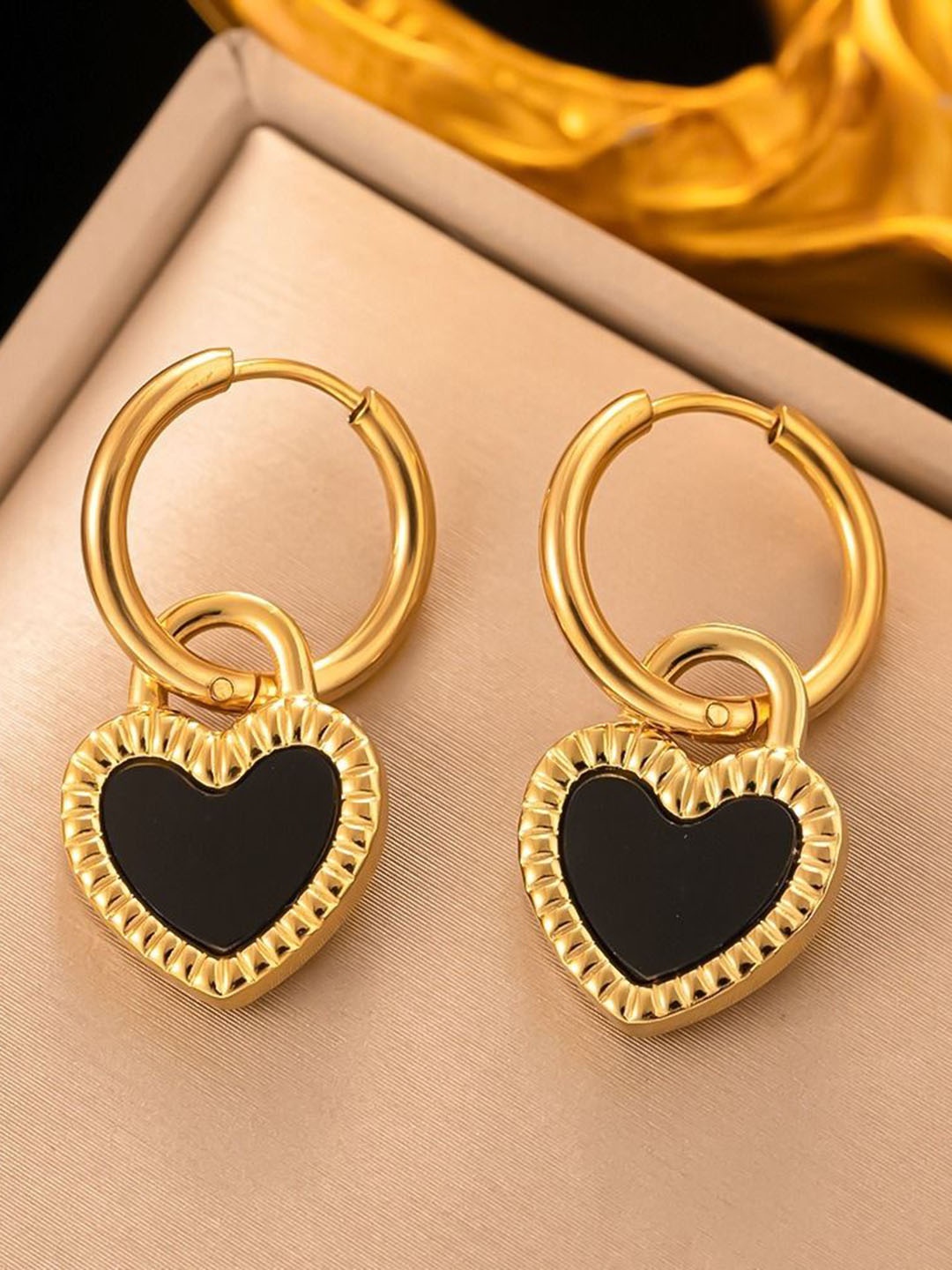 

MYKI Gold-Plated Heart Shaped Stainless Steel Hoop Earrings