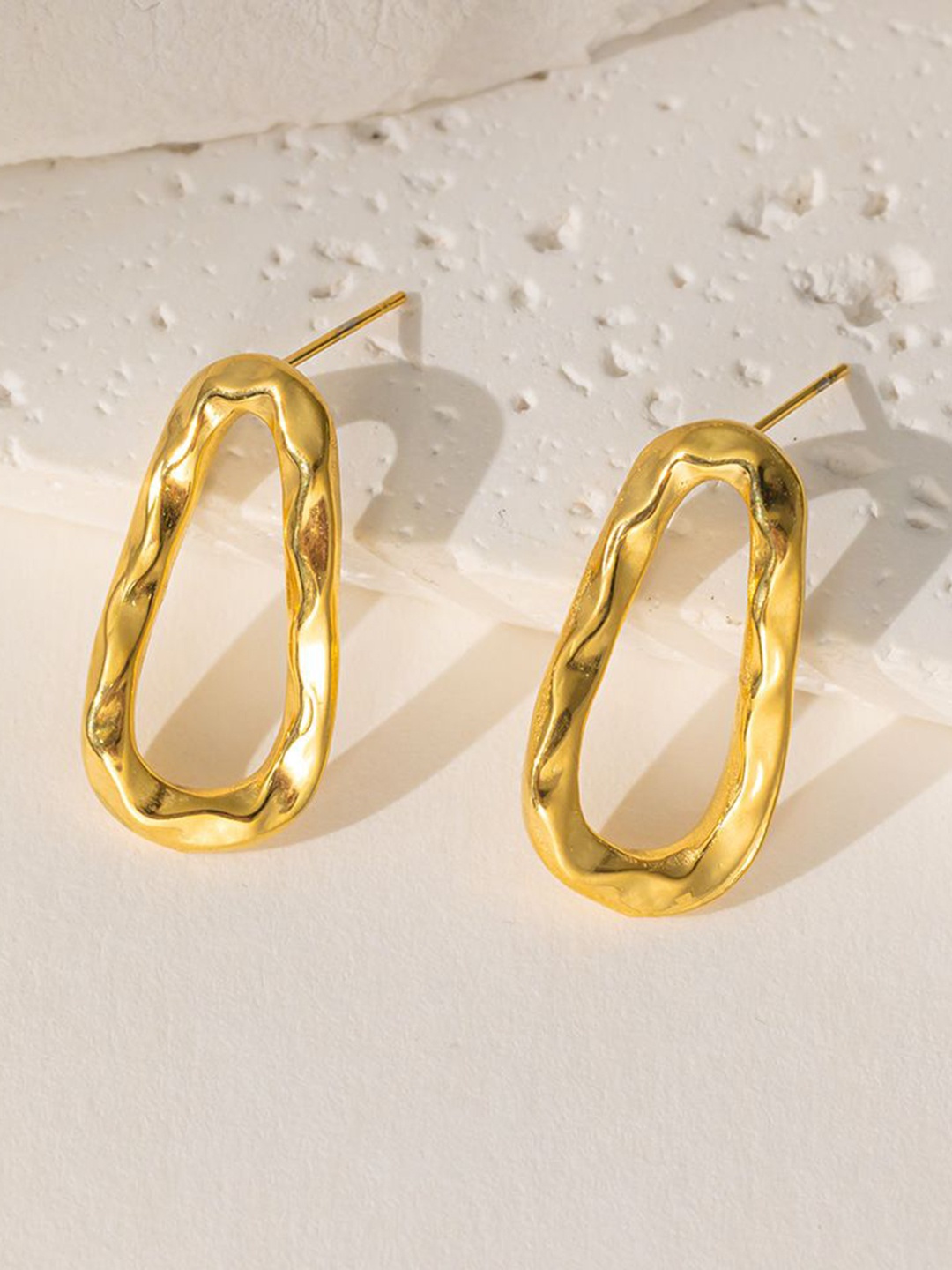 

MYKI Contemporary Studs Earrings, Gold