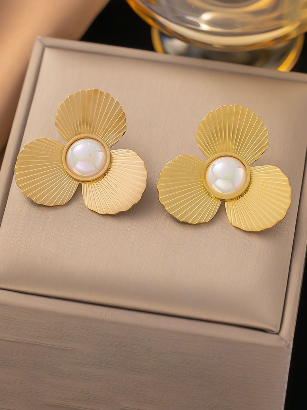 

MYKI Gold Plated Contemporary Studs Earrings