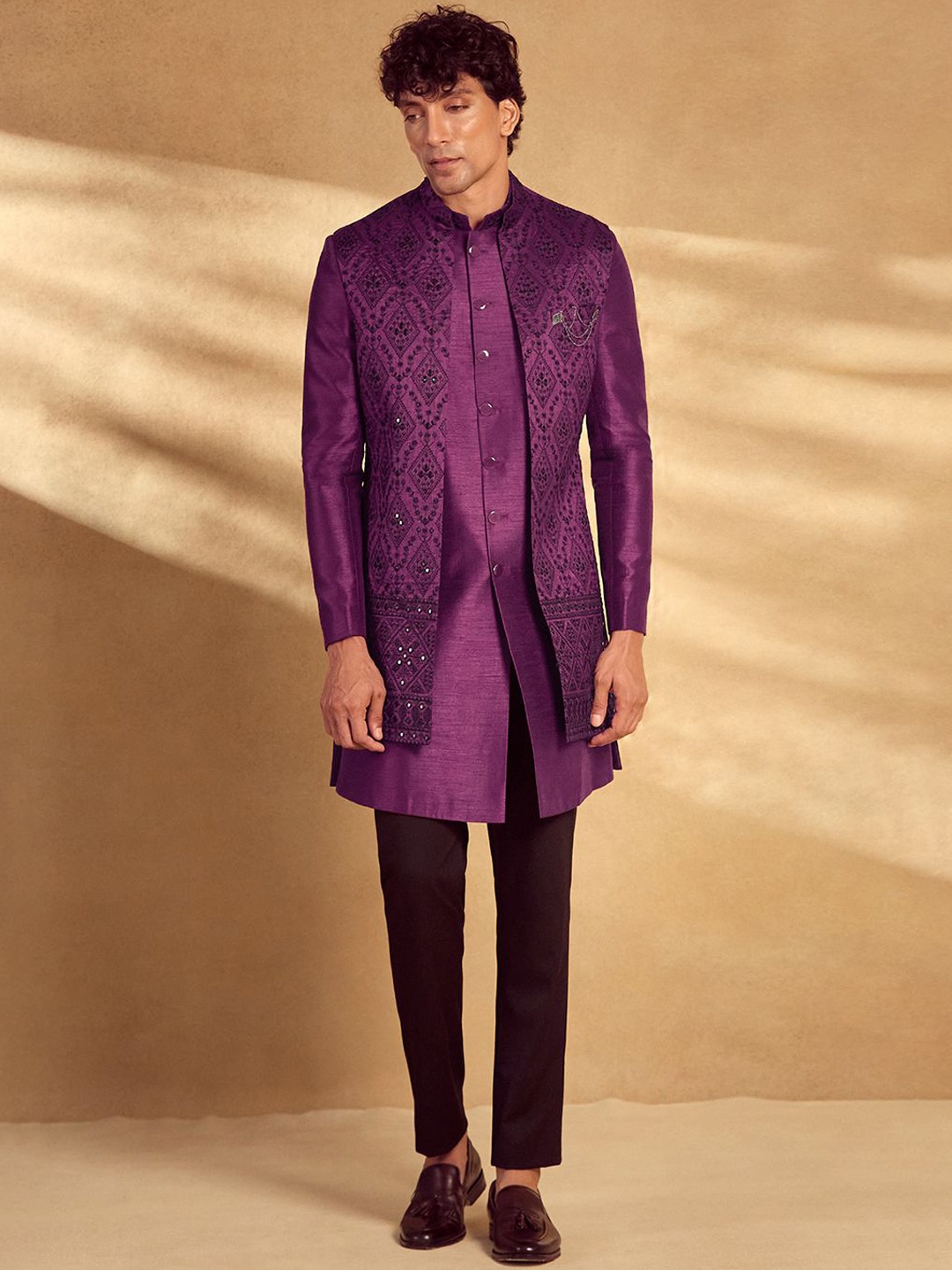 

Alaya Advani Men Geometric Embroidered Sherwani Set, Purple