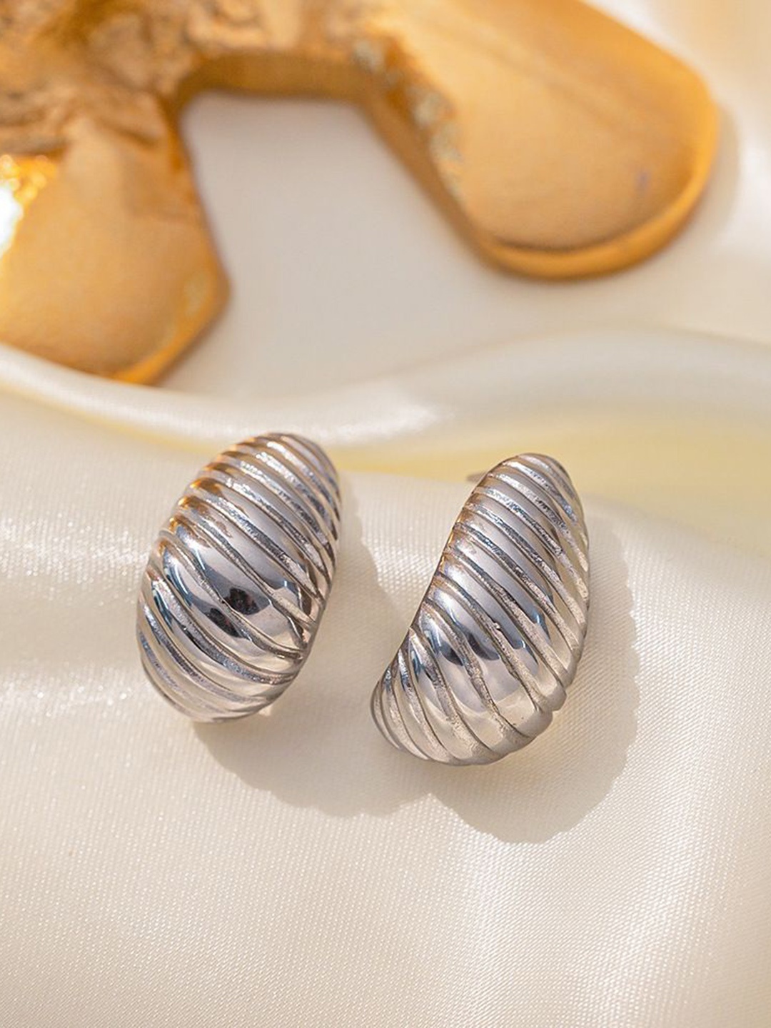 

MYKI Contemporary Studs Earrings, Silver