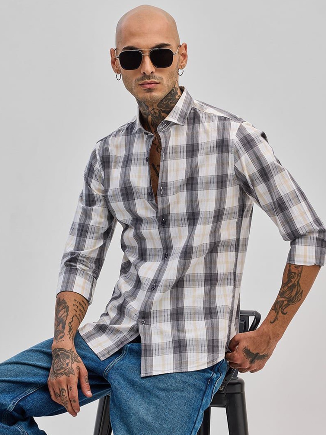 

Snitch Men Smart Spread Collar Checked Cotton Casual Shirt, Grey