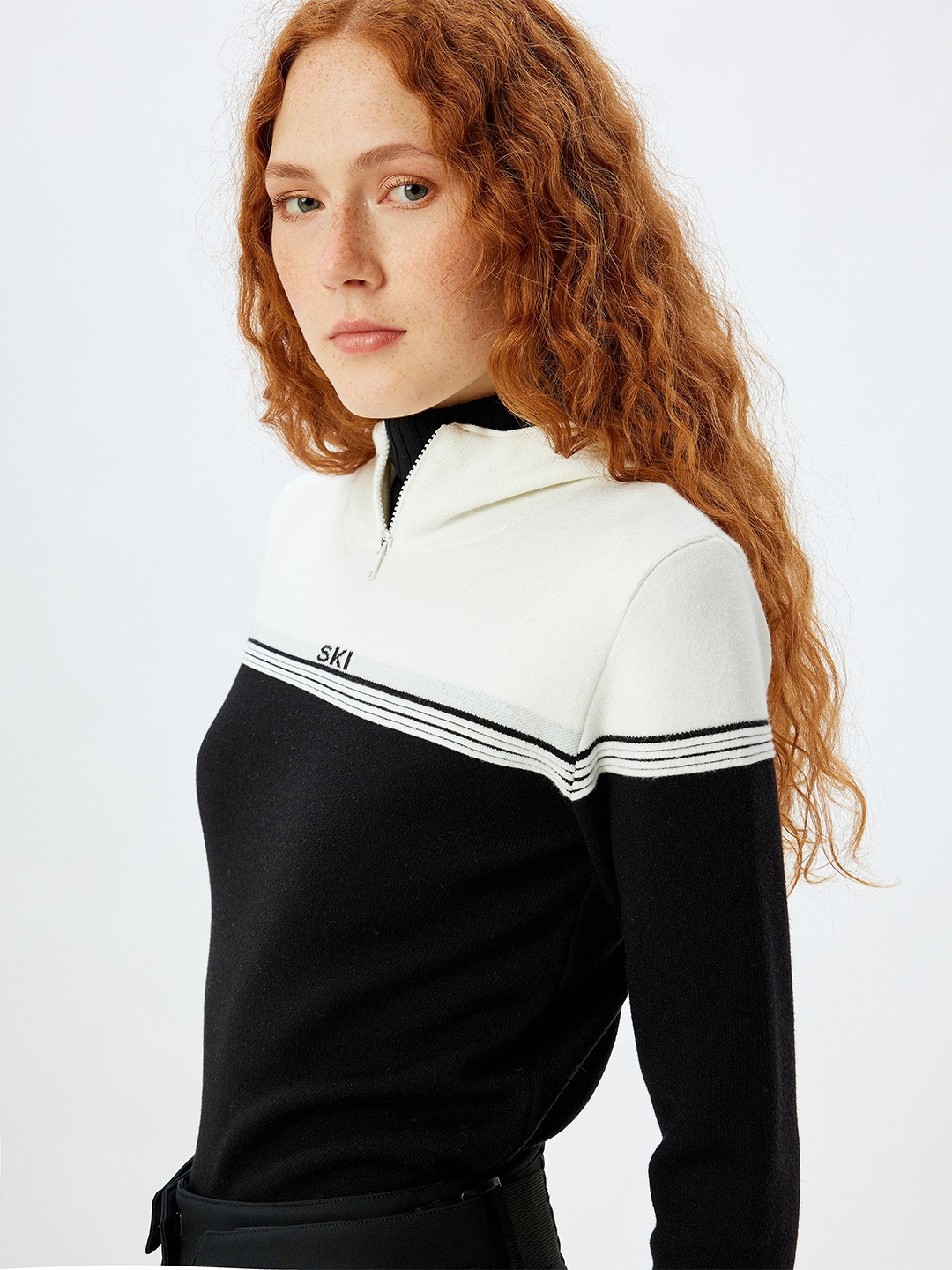 

Koton Women Colourblocked Pullover, Black