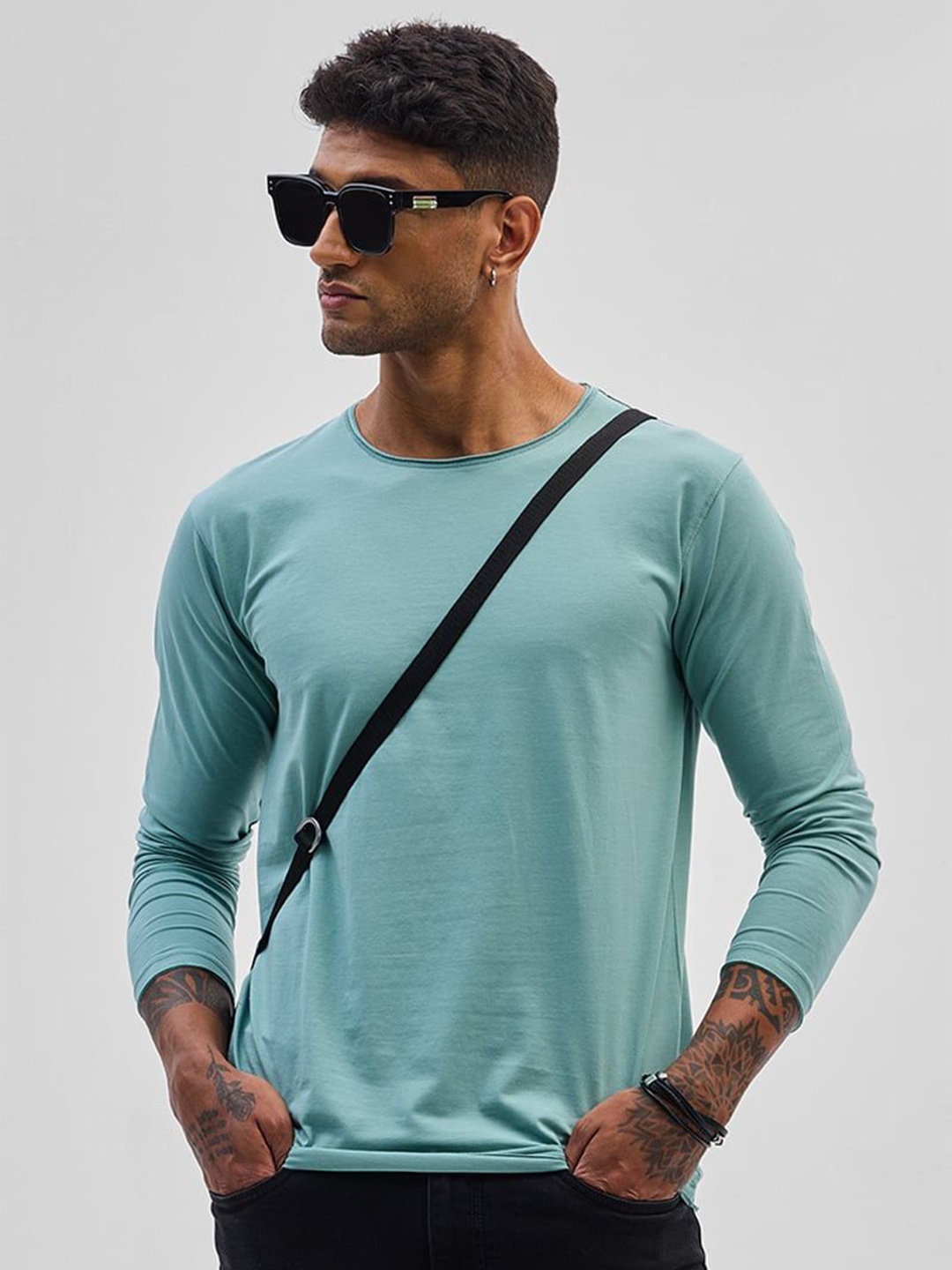

Snitch Men Solid Round Neck Cotton Slim Fit T-shirt, Turquoise blue