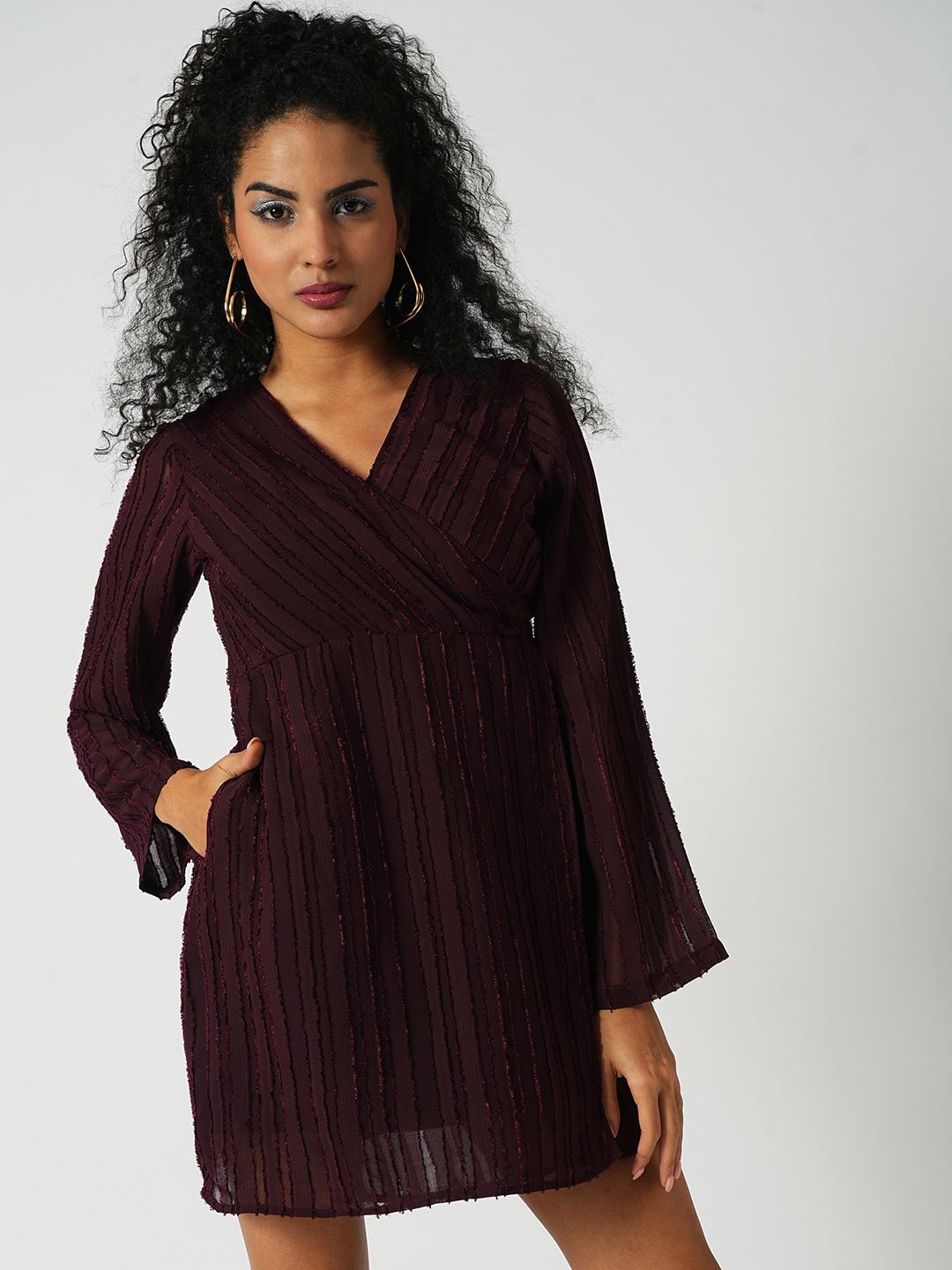 

Globus Self Textured Wrap V-Neck Sheath Mini Party Dress, Maroon