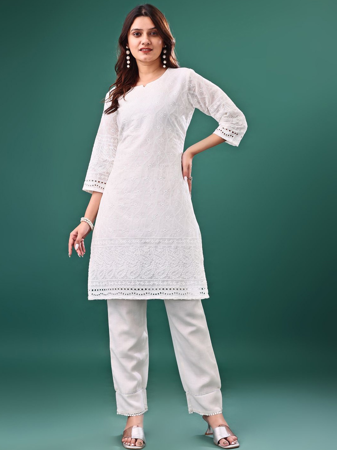 

KAYRAAH Women Embroidered Pure Cotton Straight Kurta, White