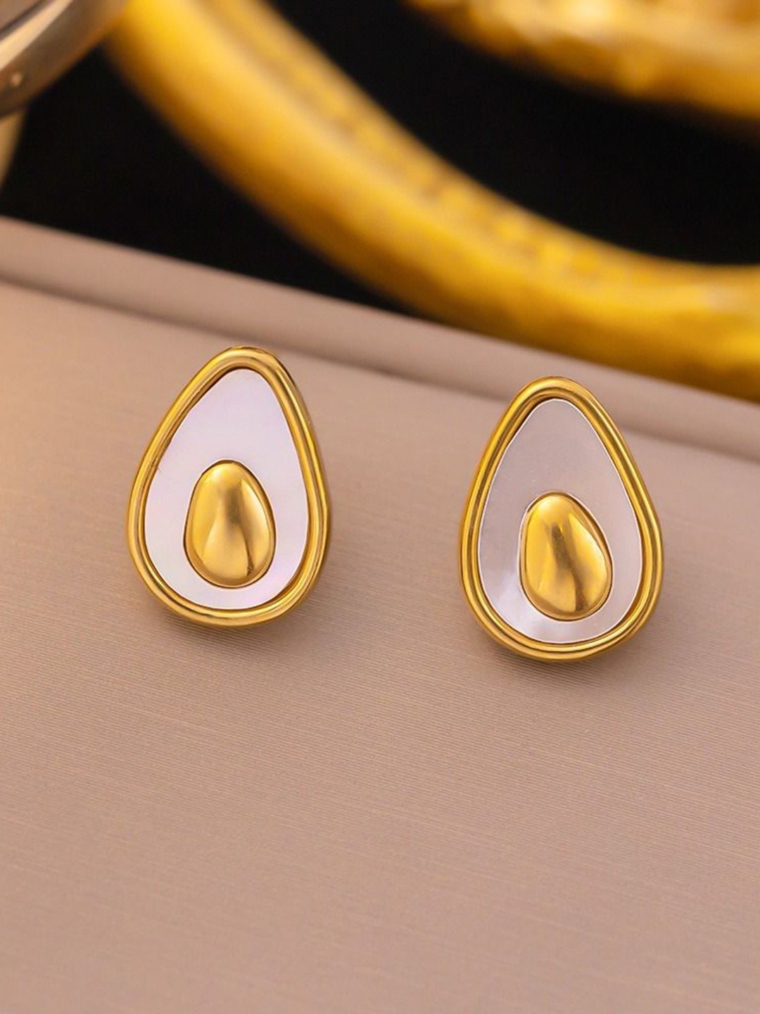 

MYKI Contemporary Studs Earrings, Gold