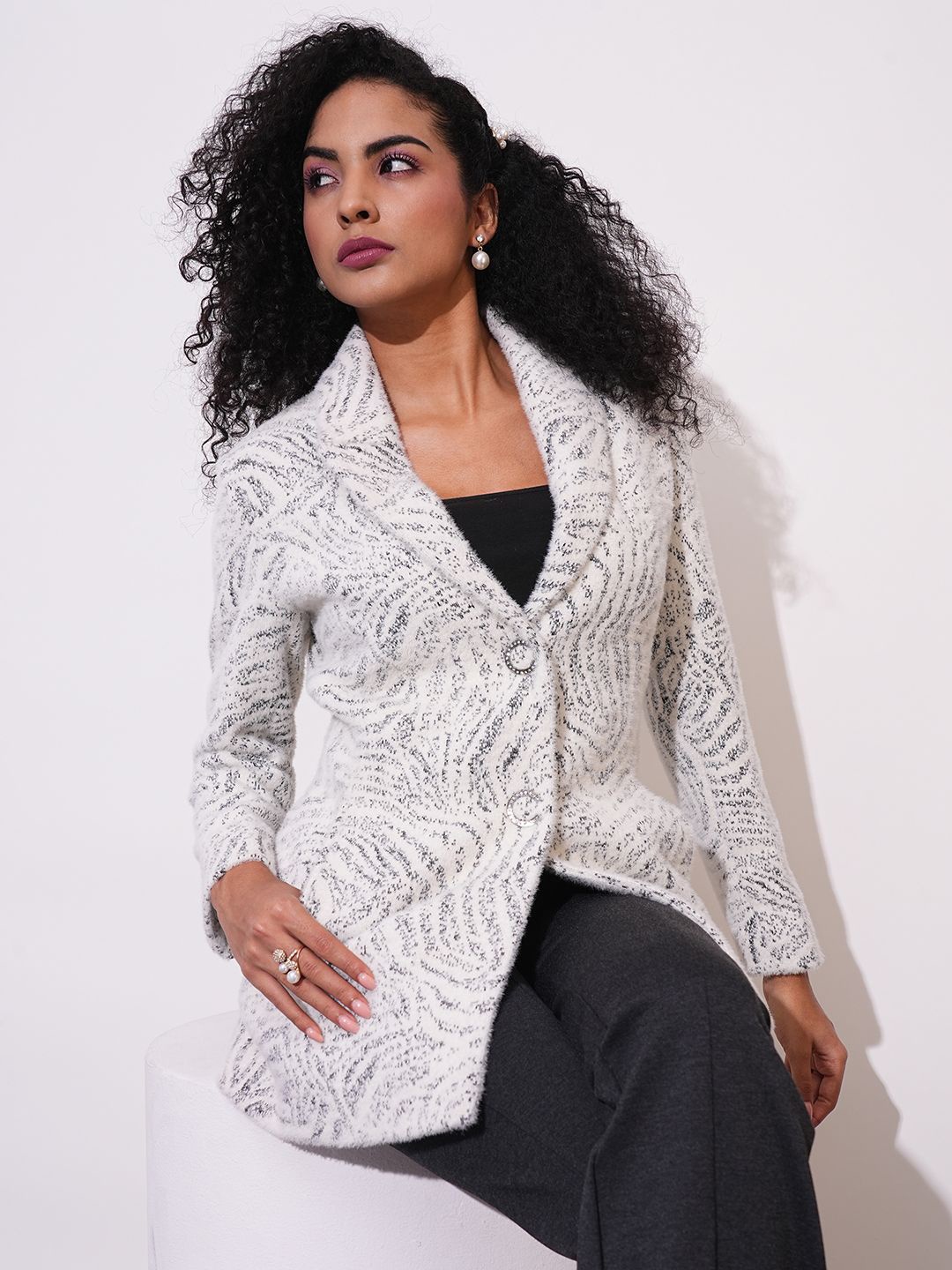 

Globus Women Self-Design Notched Lapel Collar Single-Breasted Winter Overcoat, White