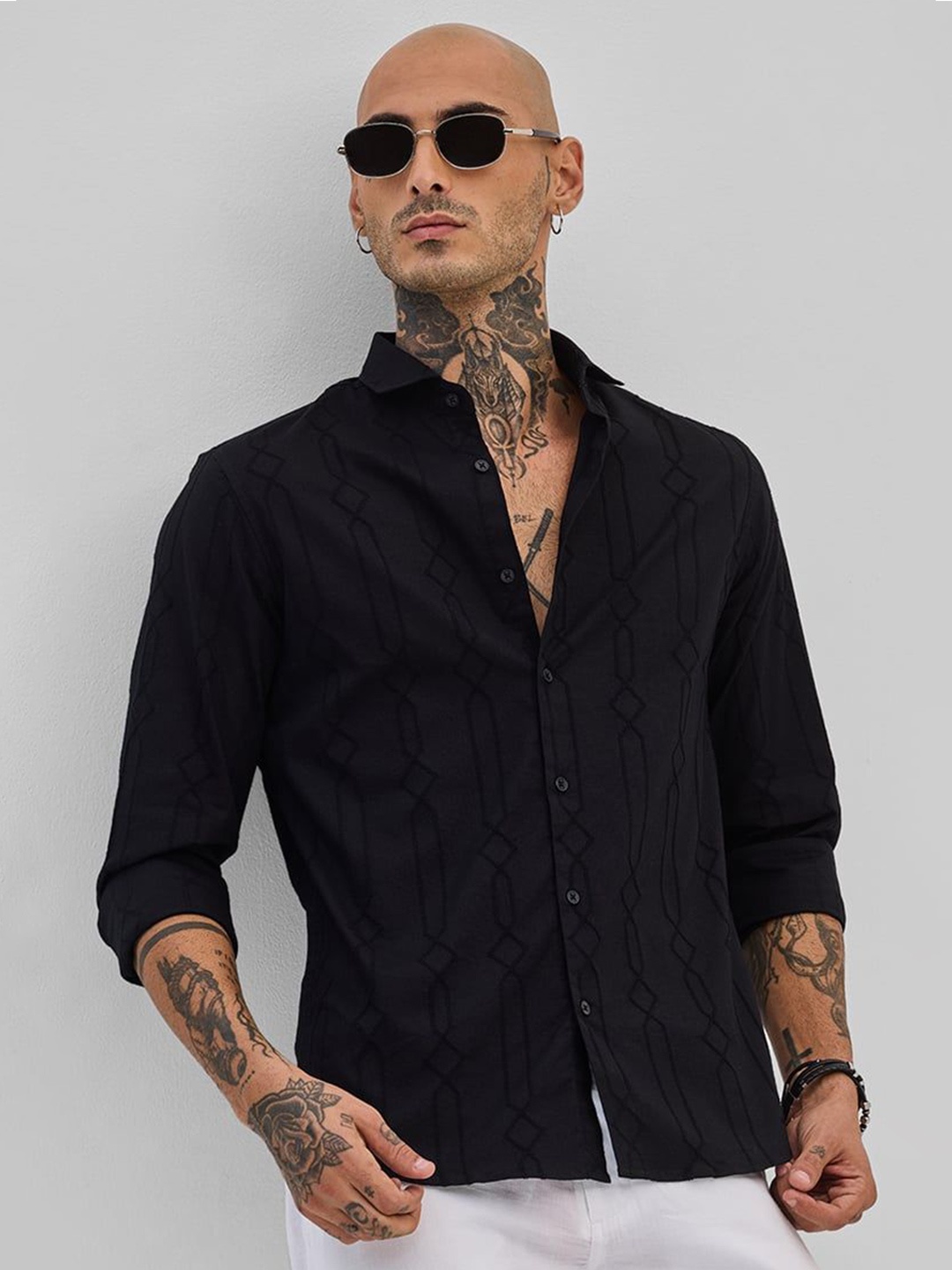 

Snitch Men Smart Spread Collar Textured Cotton Casual Shirt, Black