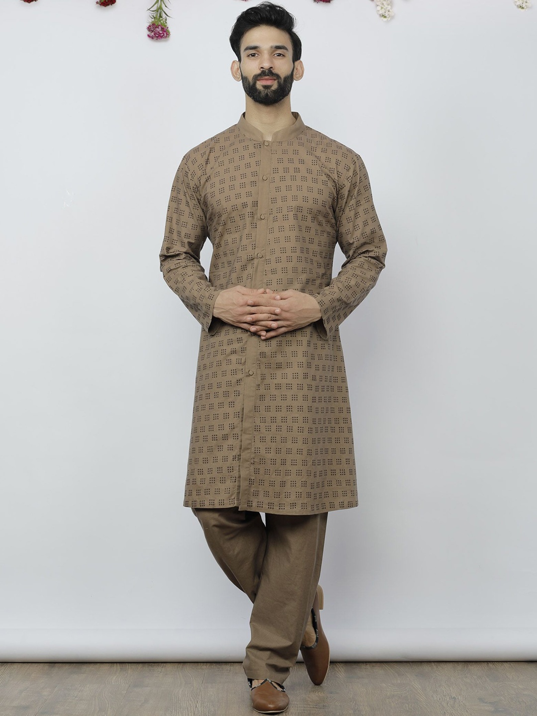 

TJORI Geometric Printed Mandarin Collar Pure Cotton Straight Kurta with Pyjamas, Brown