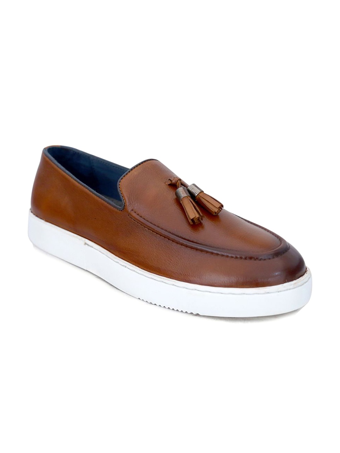 

mccoy Men Colourblocked Leather Loafers, Tan