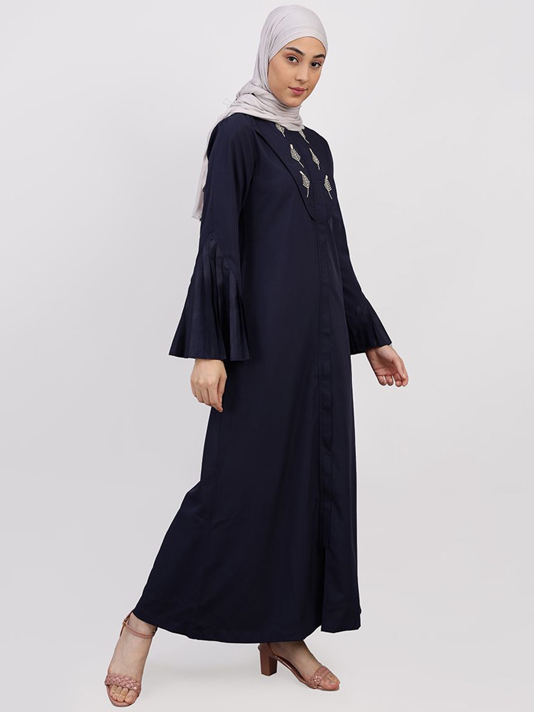 

IDH London Embroidery Flared Abaya, Blue