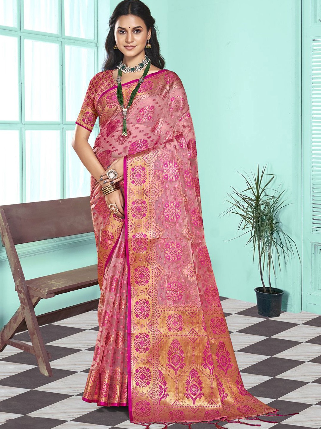 

Ishin Woven Design Zari Organza Saree, Pink