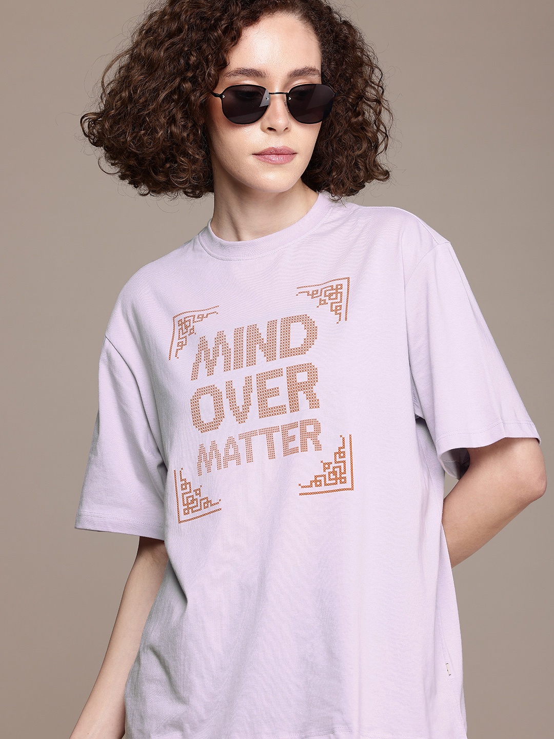 

The Roadster Life Co. Typography Printed Drop-Shoulder Sleeves Oversized T-shirt, Lavender