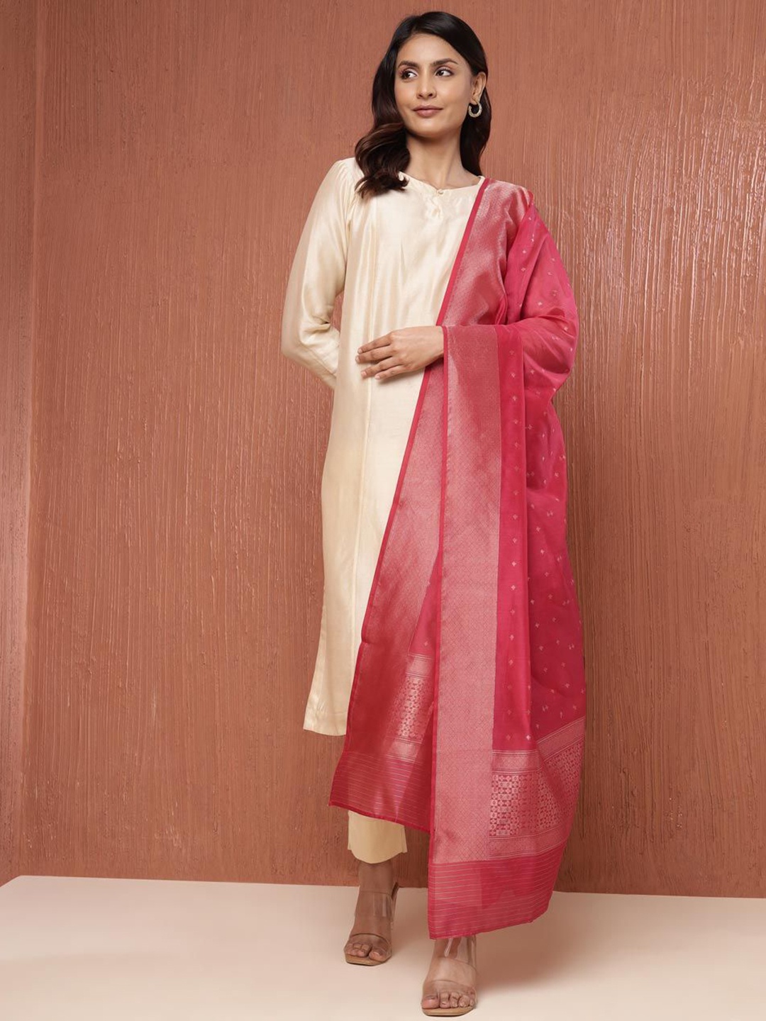 

Fabindia Floral Woven Design Cotton Silk Dupatta, Pink