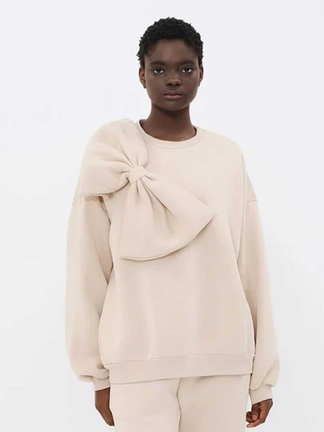 

LULU & SKY Round Neck Long Sleeve With Bow-knot Detail Sweatshirt, Off white