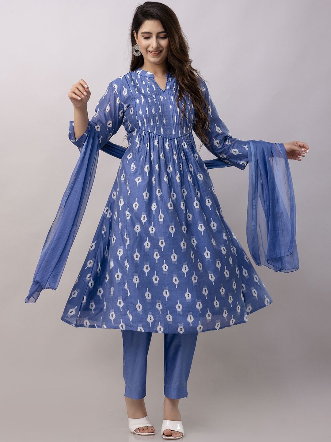 

KALINI Women Ethnic Motifs Printed Empire Pure Silk Kurta with Trousers & With Dupatta, Blue