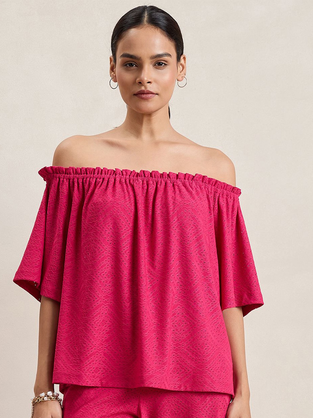 

FEMMELLA Women Knitted Schiffli Off-Shoulder Top, Pink