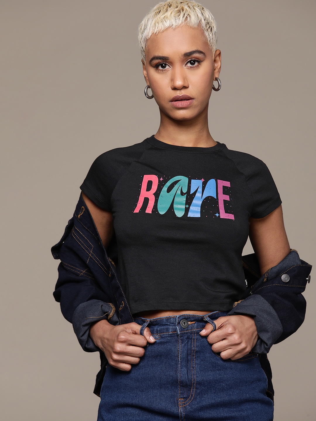 

The Roadster Lifestyle Co. Women Typography Printed Slim Fit Crop T-shirt, Black